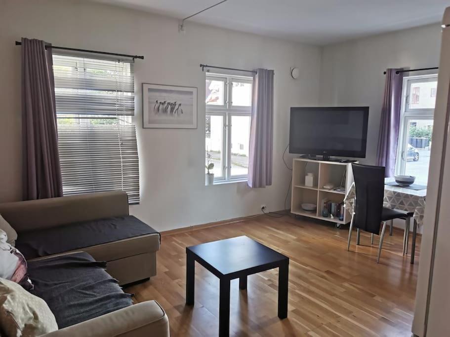 1-bedroom In Heart Of The *